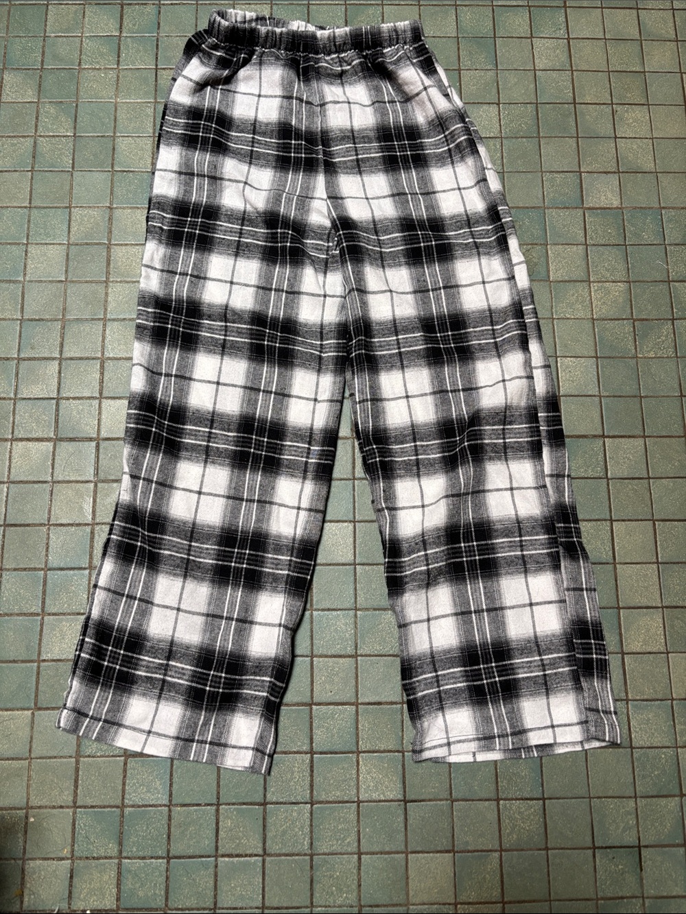 SHEIN Black & White Plaid Kids Joggers